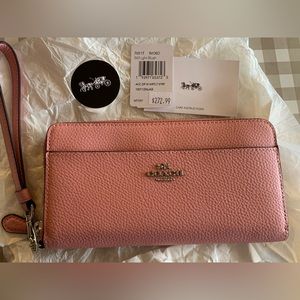 Coach Long Zip around Wallet ( Brand New)